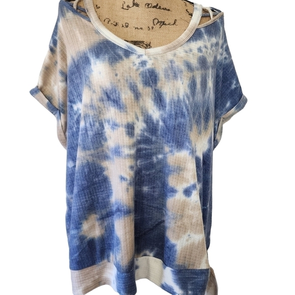 3/$15 Absolutely Famous Tie Die Top - 2X - Picture 1 of 9